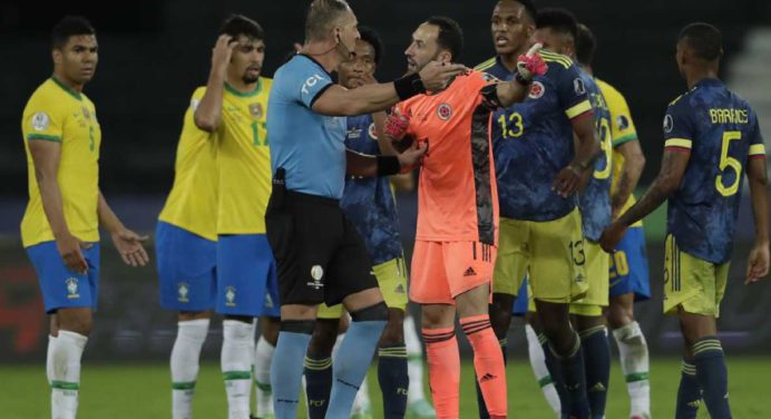 Federación Colombiana de Fútbol pide a Conmebol suspender a Pitana