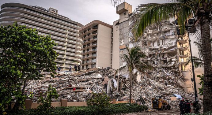 Se elevan a 12 los muertos del derrumbe en Miami-Dade