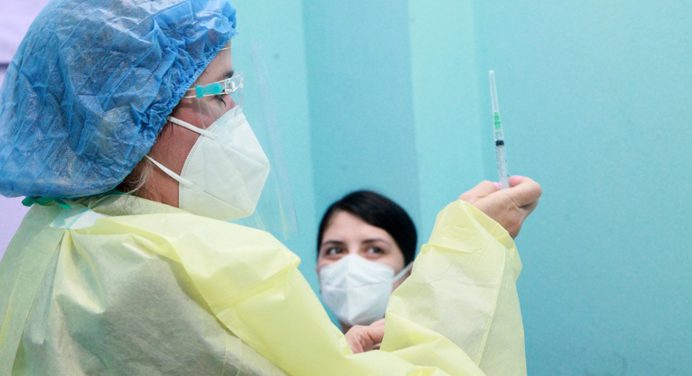 Más del 95% del personal del Humnt ya fue vacunado contra el Covid-19