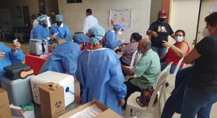 Mil adultos mayores fueron vacunados contra el Covid-19 en Punceres