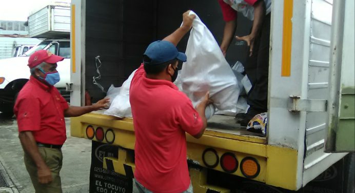 Programas sociales reciben 6,2 toneladas de pollo de Mercal Monagas