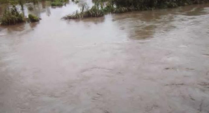 Río Caripe en Caripito inundó más de 20 viviendas en el municipio Bolívar