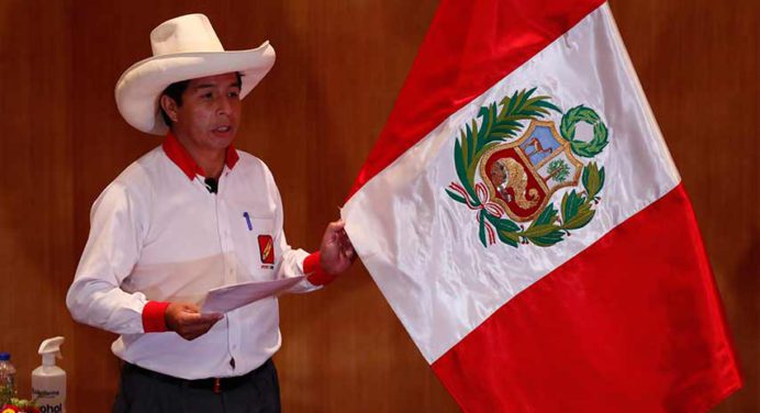 Último minuto: Pedro Castillo lidera el conteo rápido en Perú pero sigue empate técnico