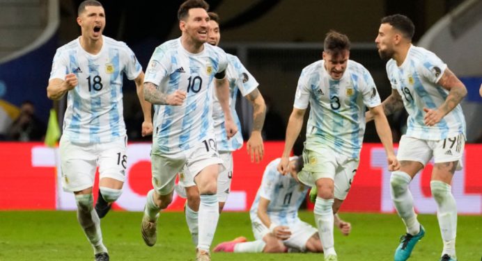 Así le ha ido a Argentina en las finales contra Brasil: balance y resultados