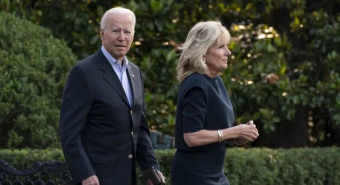 Biden llega a Miami para reunirse con afectados del edificio derrumbado