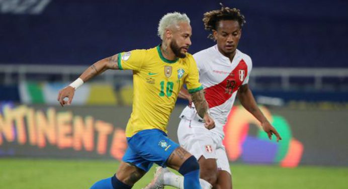 Brasil y Perú definen hoy al primer finalista de la Copa América