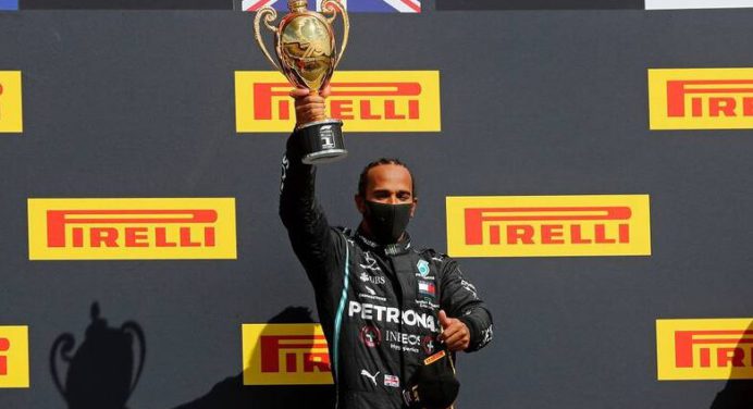 Con polémica incluida Hamilton ganó GP de Gran Bretaña en F1
