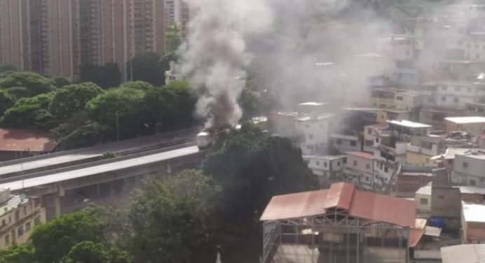 Delincuentes de la Cota 905 quemaron una gandola en el túnel de El Cementerio