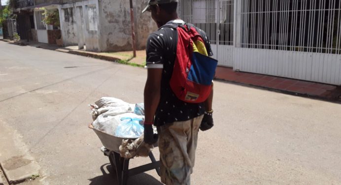 Denuncian basurero en la entrada de Las Cayenas y Paramaconi