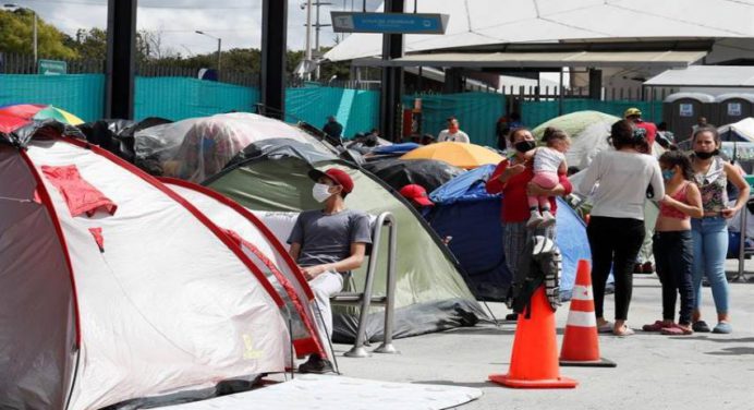 EE.UU. donará vacunas Moderna a Colombia para migrantes venezolanos