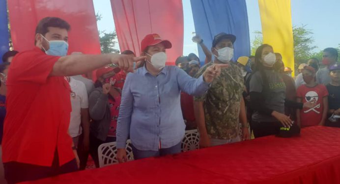 Gobernadora Santaella sostuvo encuentro social en Boquerón