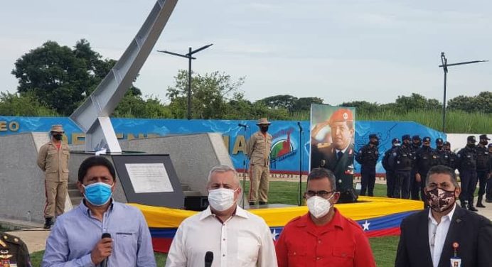 Inauguran monumento Bicentenario en Barinas