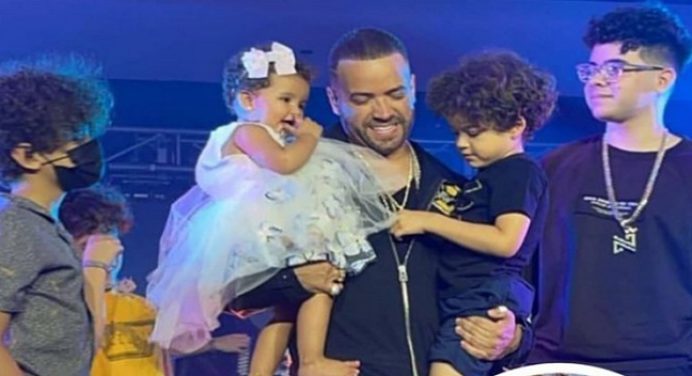 Nacho otra vez viral en redes por reencuentro con sus hijos