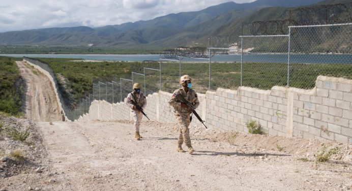 República Dominicana ordena «cierre inmediato» de frontera con Haití