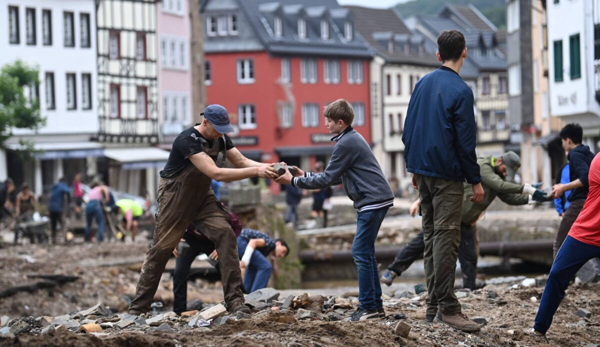 Suben a 161 los muertos en inundaciones al oeste de Alemania