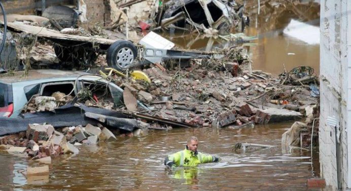 Suben a 161 los muertos en inundaciones al oeste de Alemania