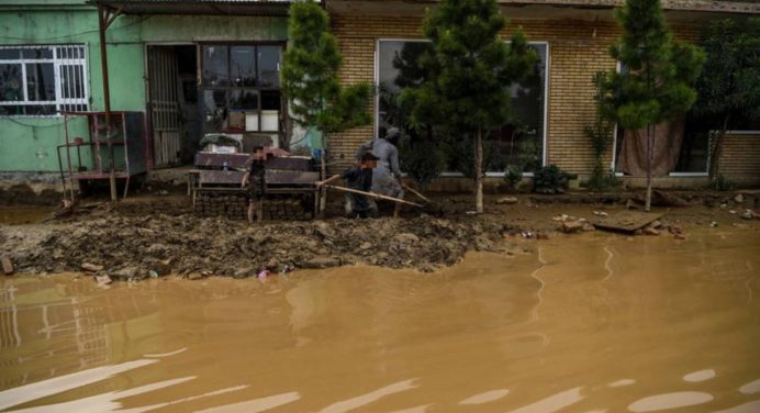 Unos 40 muertos y 150 desaparecidos por inundaciones en Afganistán