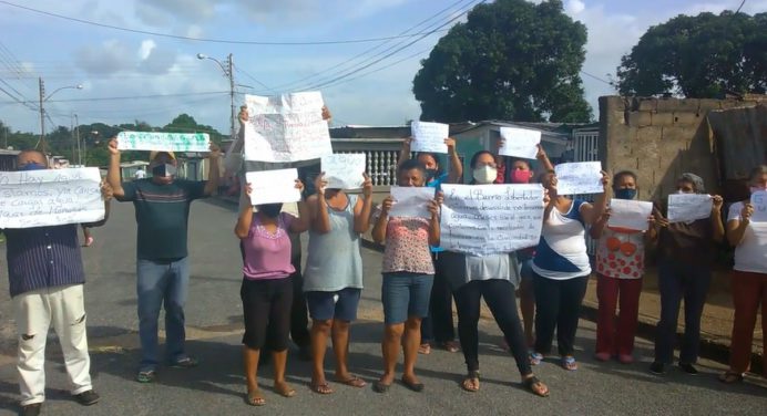 Vecinos de Barrio Libertador carecen de los servicios públicos