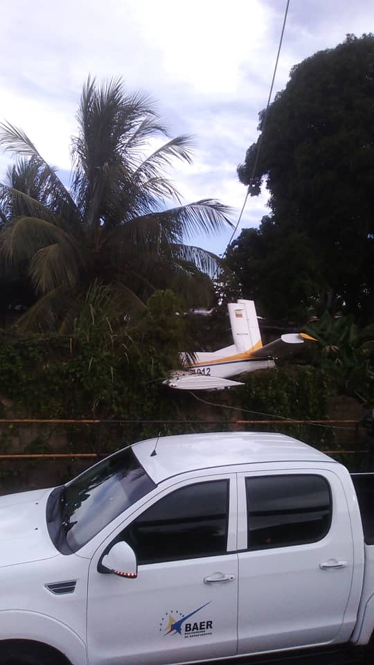 avioneta se estrella en el sector brisas del aeropuerto en maturin laverdaddemonagas.com whatsapp image 2021 08 21 at 6.19.43 pm