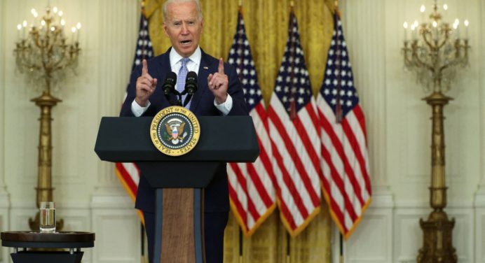 Biden ordena preparar ataques contra líderes del Estado Islámico