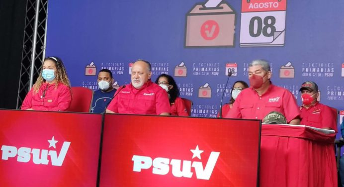 Cabello: Centros de votación deben atender a todos los electores en cola