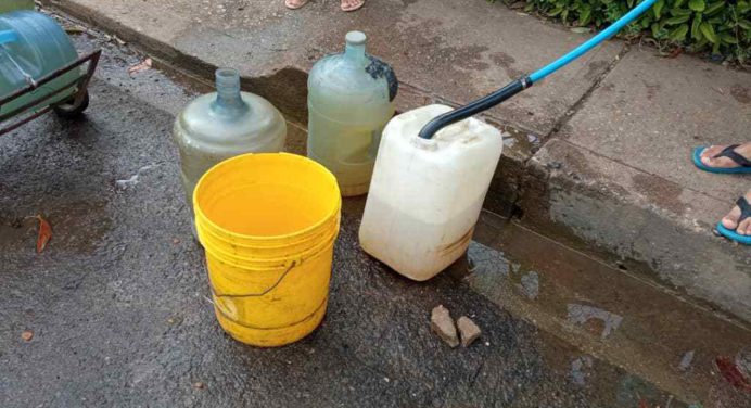 ¡Secos! así se encuentran los habitantes de la Alberto Ravell