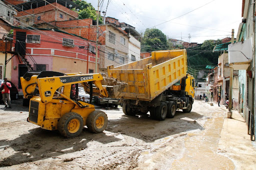 Gobierno Nacional brinda atención a zonas afectadas por intensas lluvias en Caracas