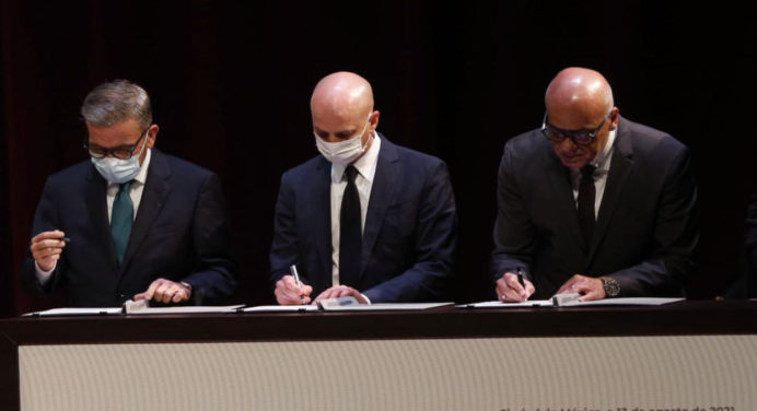 Gobierno y oposición de Venezuela retomarán reuniones del 3 al 6 de septiembre