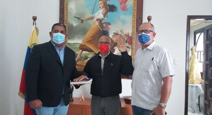 Juramentan al profesor Cosme Arzolay como gobernador encargado de Monagas