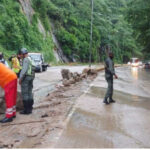 lluvias causan deslizamientos de rocas en autopista valencia puerto cabello laverdaddemonagas.com jjj