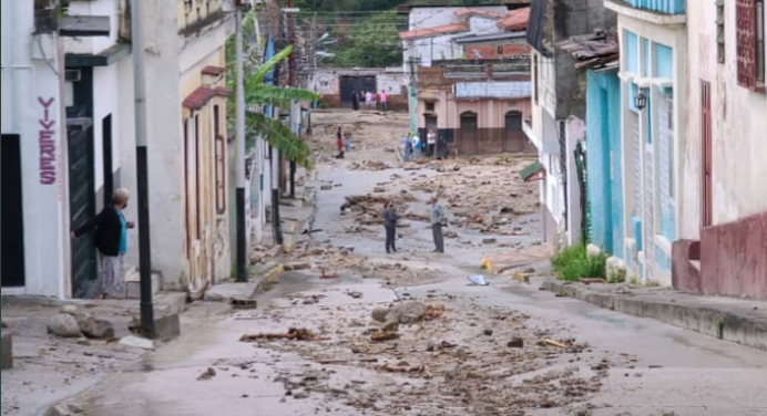 Mueren dos niños por lluvias en Mérida