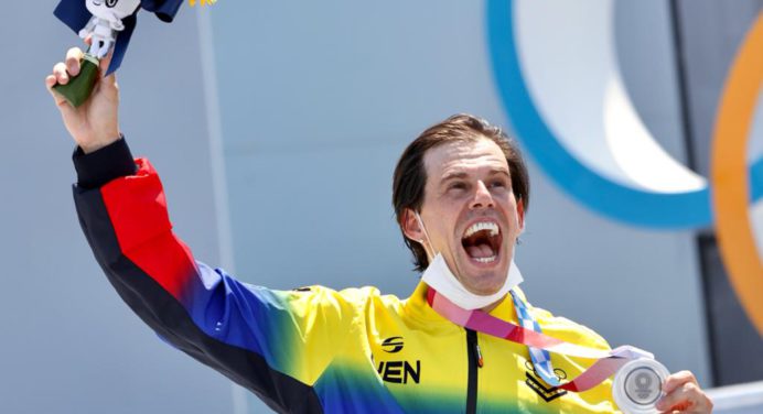 ¡Plata para Venezuela! Daniel Dhers se subió al podio del BMX freestyle en Tokio