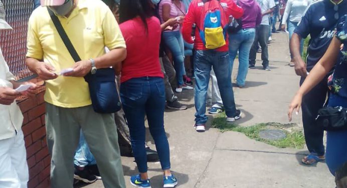 Electores denuncian irregularidades en las escuelas Miguel Eduardo Turmero y Apolinar Cantor