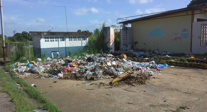 Vecinos de 1° de Mayo: ¿Será que nos comemos la basura?