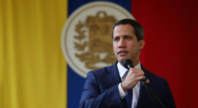 Abren investigación contra Juan Guaidó por caso Monómeros