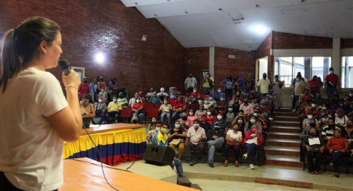 Ana Fuentes: Desarrollo del país llegará desde el Poder Comunal
