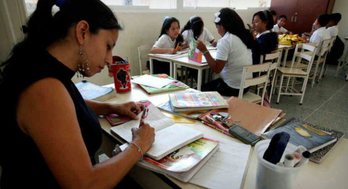 Análisis revela que docentes venezolanos tienen el sueldo más bajo de Latinoamérica
