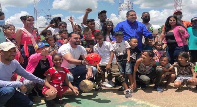 Aristimuño impulsa el deporte en El Silencio y Paramaconi