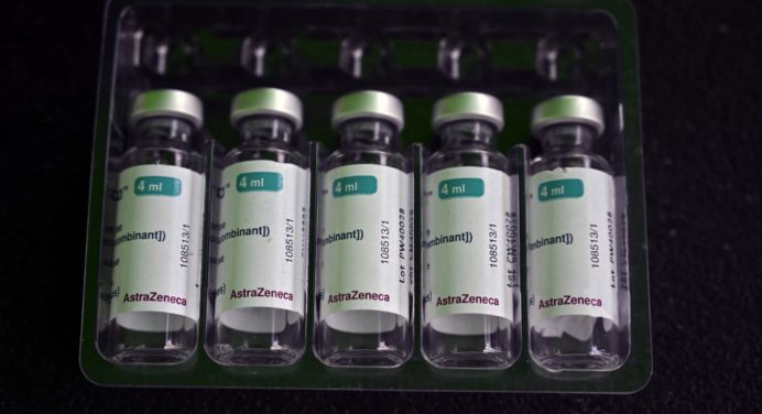 Aztrazeneca y la UE anuncian acuerdo sobre las vacunas que pone a litigio judicial