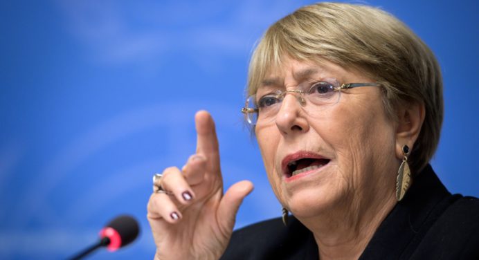 Bachelet confía que diálogo entre el gobierno de Maduro y la oposición proteja DDHH