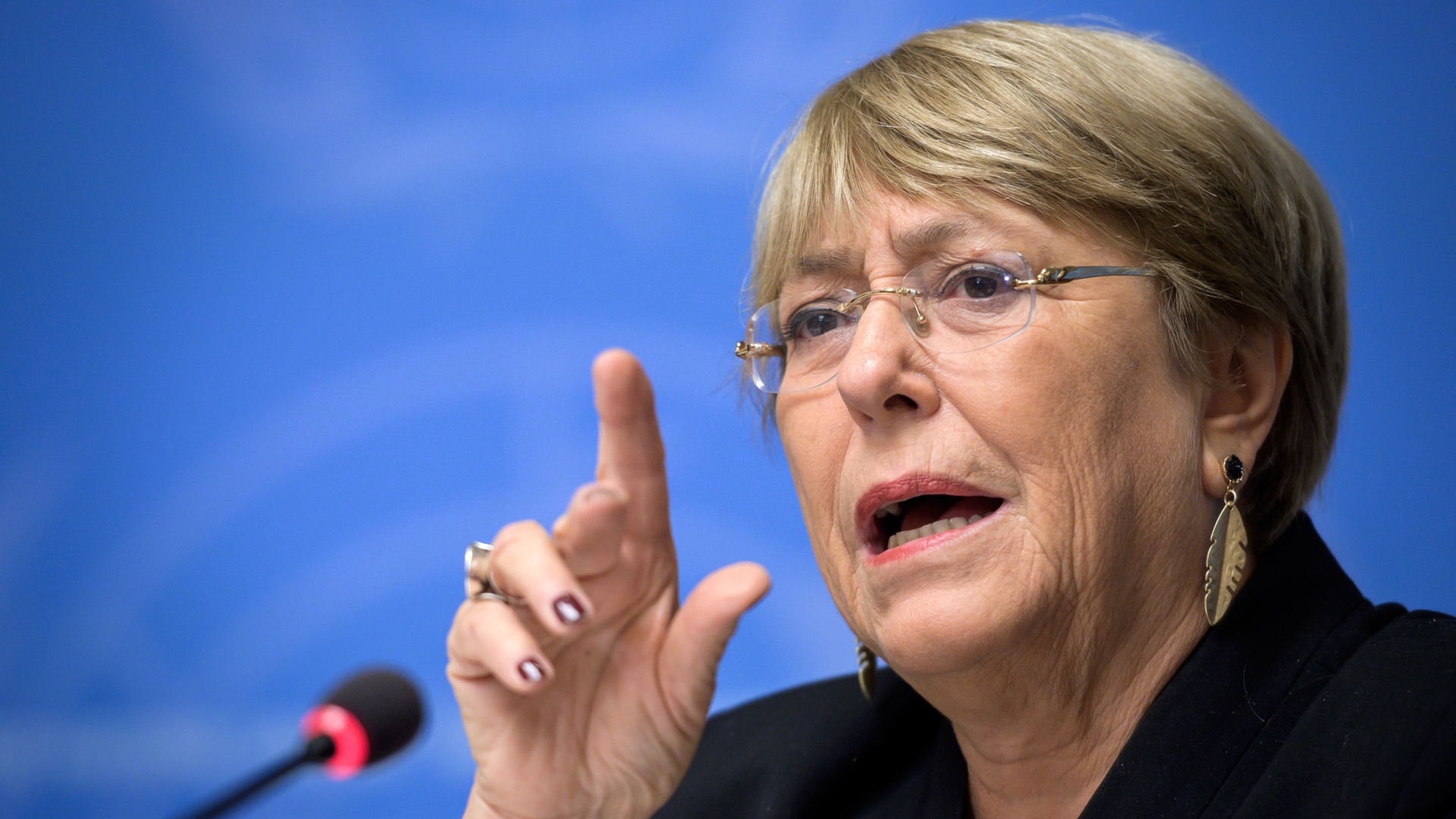 Bachelet confía que diálogo entre el gobierno de Maduro y la oposición proteja DDHH