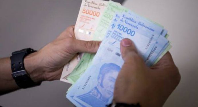 Billetes y monedas inferiores a Bs. 10.000 pueden ser depositados