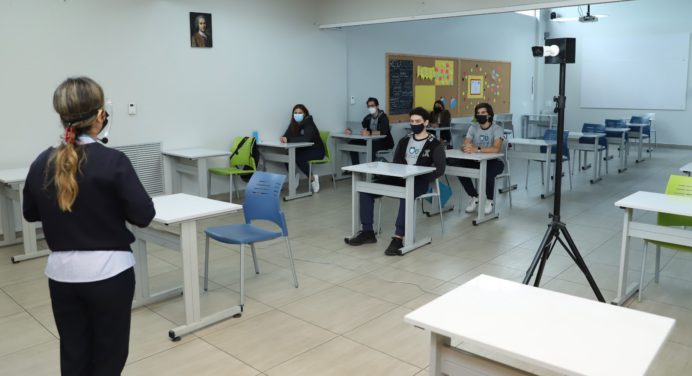 Ecuador reactiva las clases a pesar de la pandemia