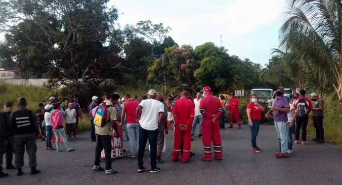 ¡Protesta! En Punceres bailan la danza de la lluvia para llenar sus tobos de agua
