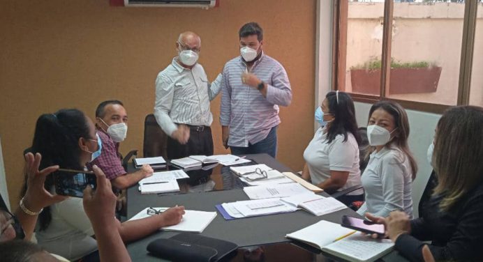 Gobernador Arzolay supervisa plan de recuperación de instituciones educativas