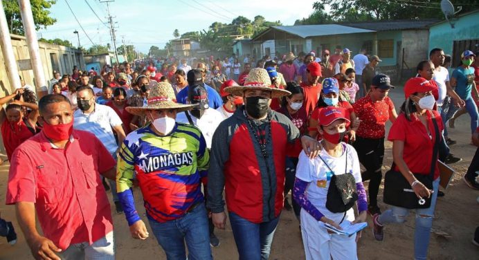 José Maldonado recorre casa por casa el sector Alí Primera