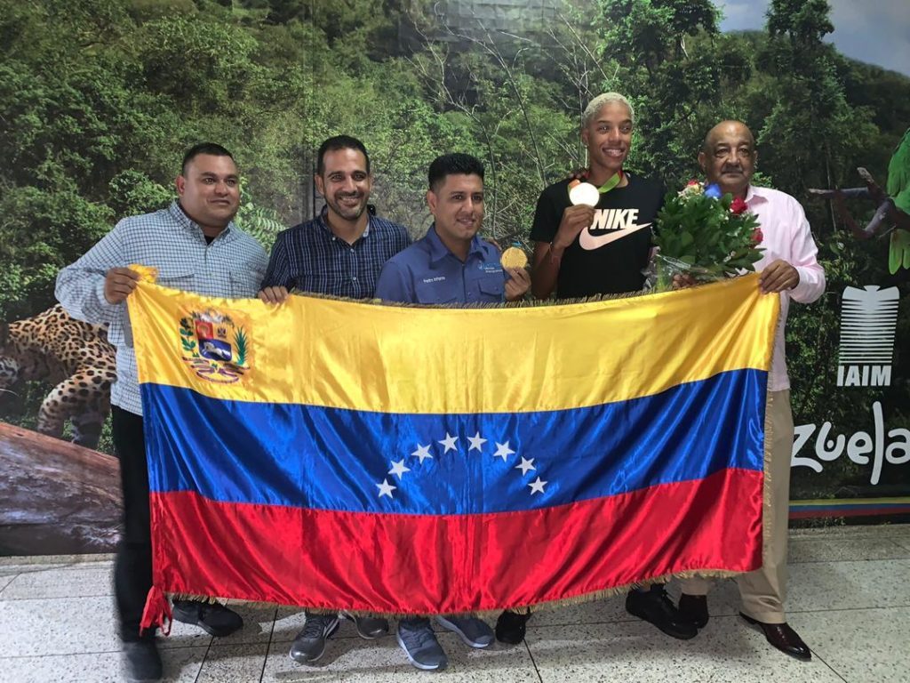 La campeona Yulimar Rojas llegó a suelo venezolano