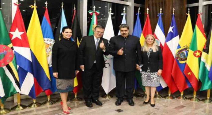 Presidente Nicolás Maduro llega a México para la cumbre de la Celac