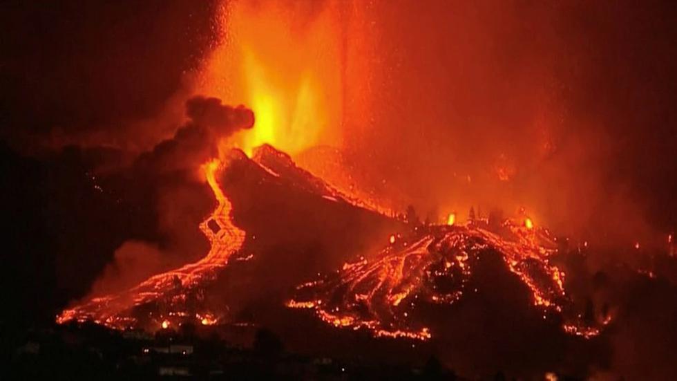 volcan en canarias se traga un centenar de casas y obliga a masiva evacuacion laverdaddemonagas.com