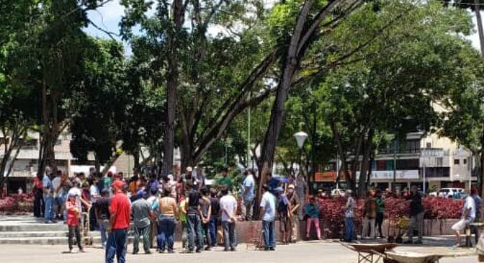 ¡Ya no aguantan más! Cierran la calle Azcúe por escasez de gas doméstico
